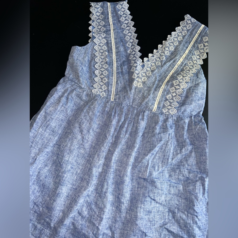 Isabel Maternity Sleeveless Top With embroidered details Size Small EUC